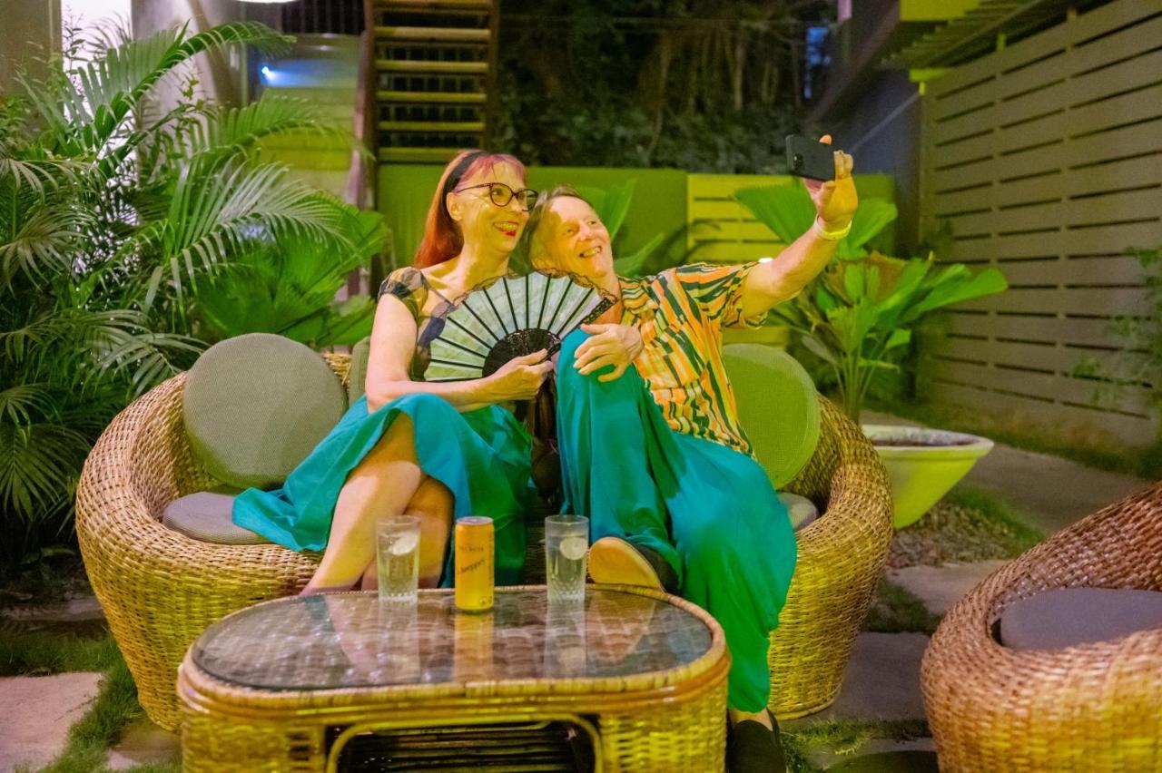 Locomo Boutique, Morjim - Stay Work Eat Esterno foto
