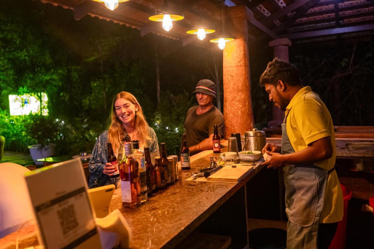 Locomo Boutique, Morjim - Stay Work Eat Esterno foto