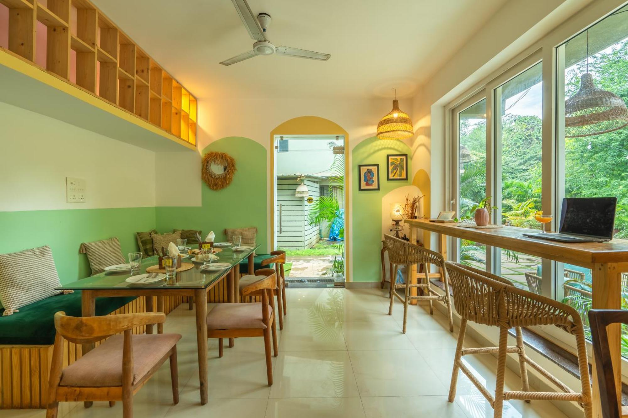 Locomo Boutique, Morjim - Stay Work Eat Esterno foto
